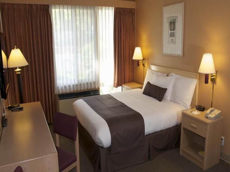 Days By Wyndham Victoria Airport
