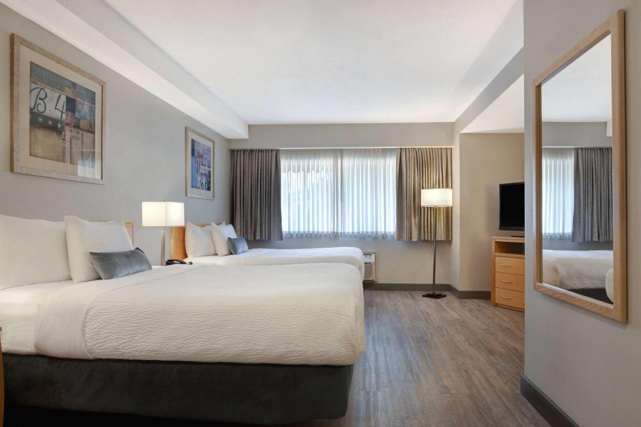 Motel Days By Wyndham Victoria Airport 3*