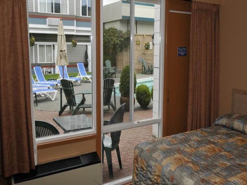 Motel Days By Wyndham Victoria Airport 3*