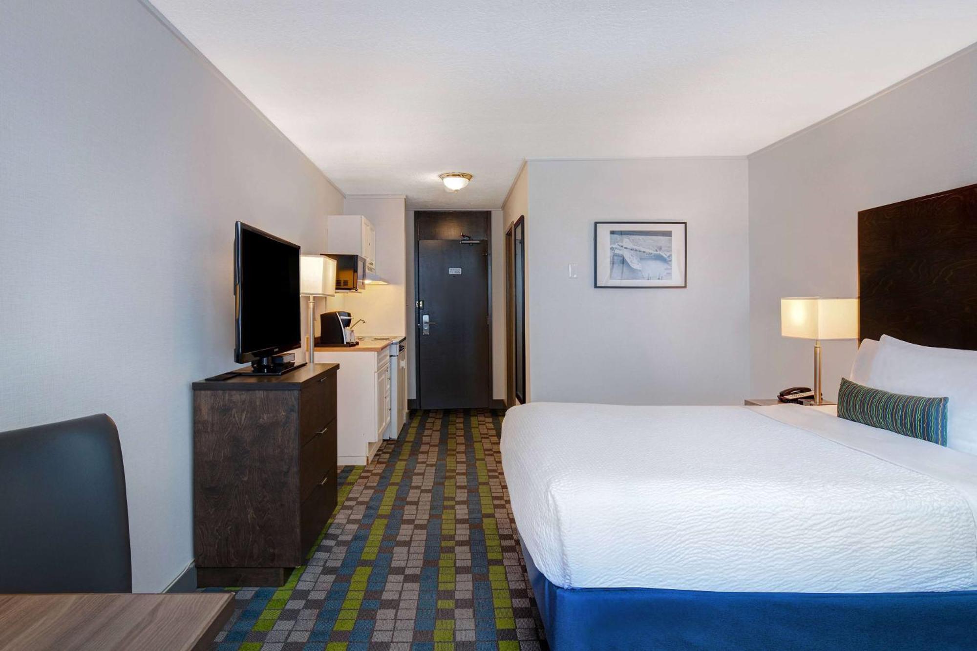 Motel Days By Wyndham Victoria Airport Sidney